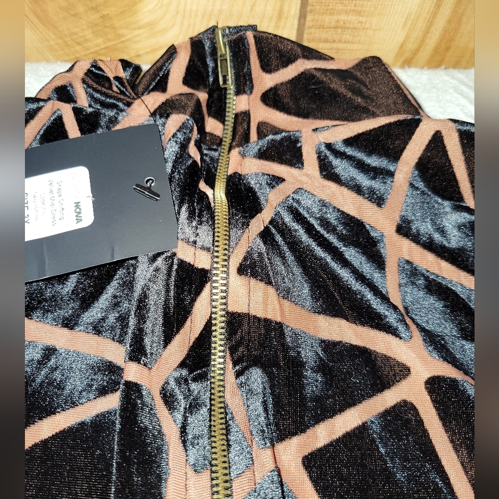 FashionNova Velvet Shape Fitting Midi Dress 3xl NWT - Picture 5 of 5